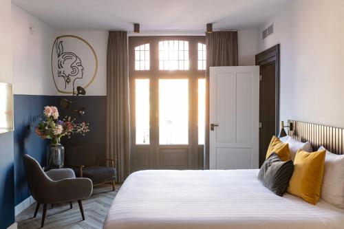 room-image