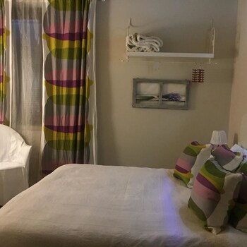 room-image