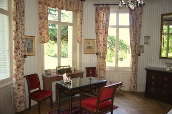 room-image