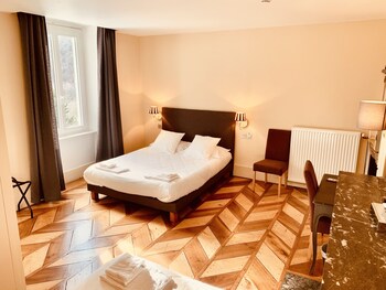 room-image