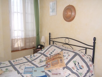 room-image