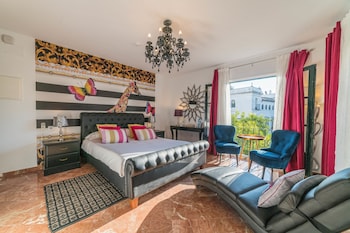 room-image