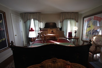room-image
