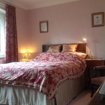 room-image