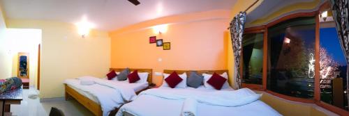 room-image