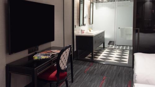room-image