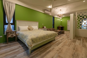 room-image