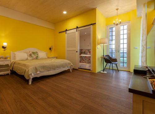 room-image