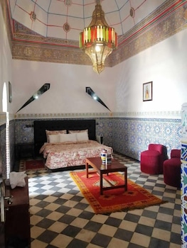 room-image