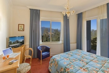 room-image