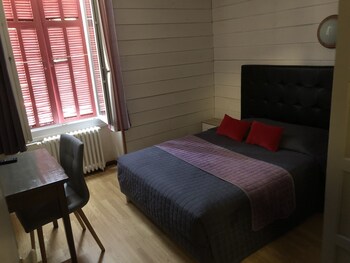 room-image