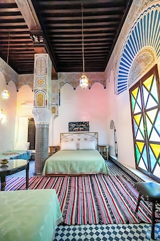 room-image