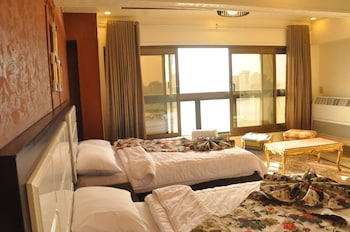 room-image