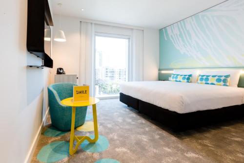 room-image