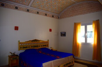 room-image