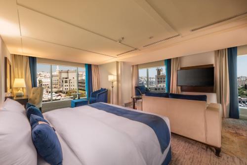 room-image