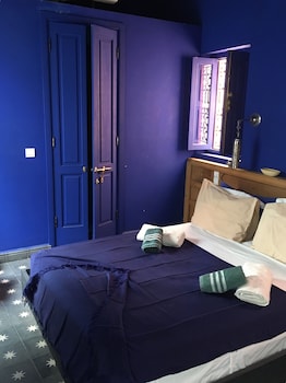 room-image