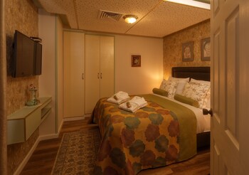 room-image