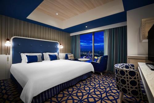 room-image