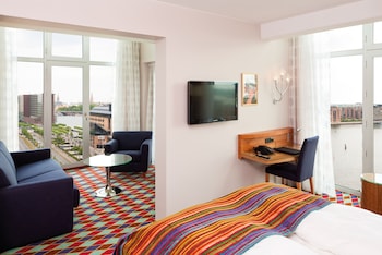 room-image