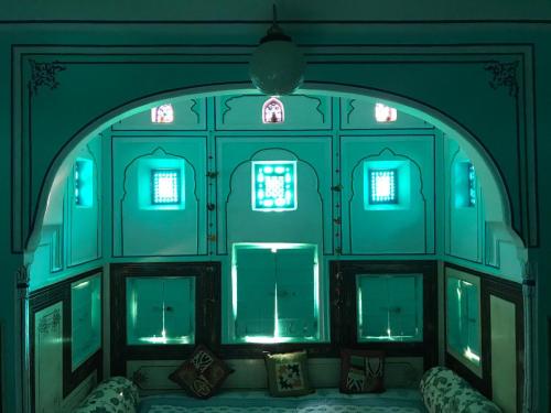 room-image