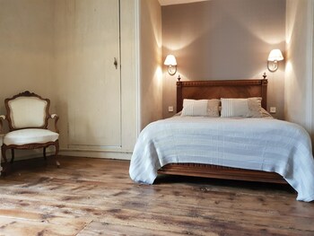 room-image