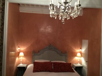 room-image