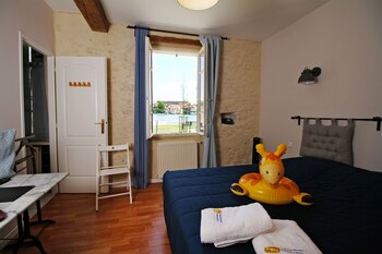 room-image