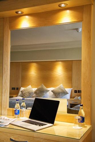 room-image