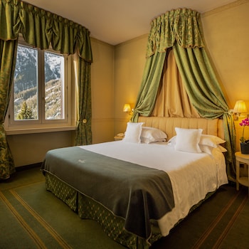 room-image