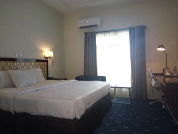 room-image