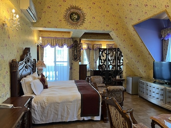 room-image