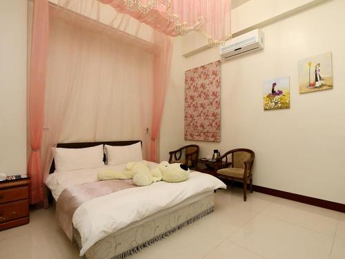 room-image