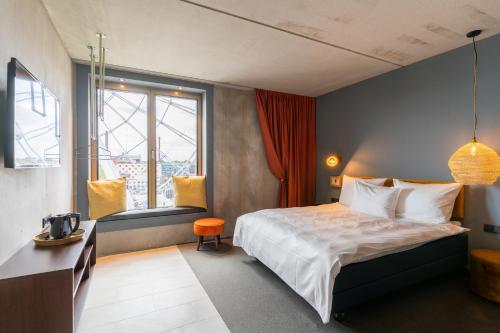 room-image