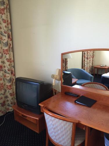room-image