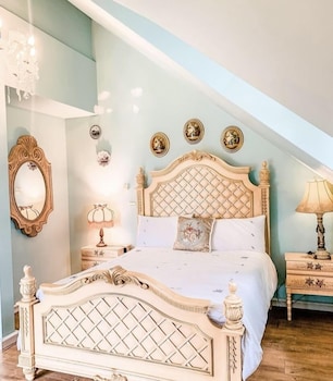 room-image