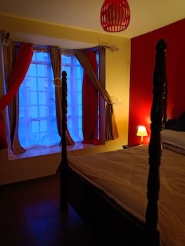 room-image