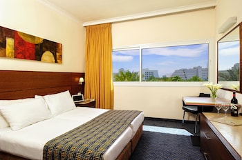 room-image