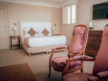 room-image