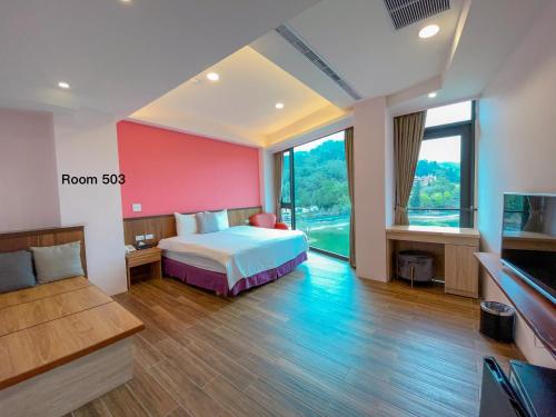 room-image