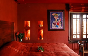 room-image