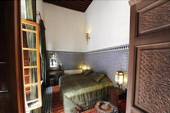 room-image