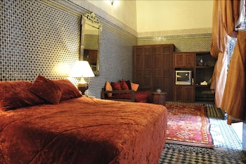 room-image
