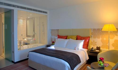 room-image