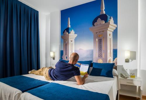 room-image
