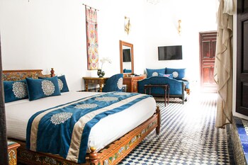 room-image