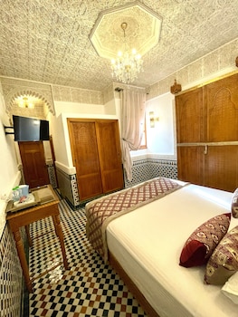 room-image