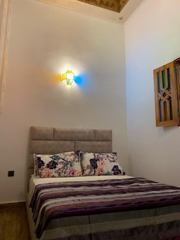 room-image