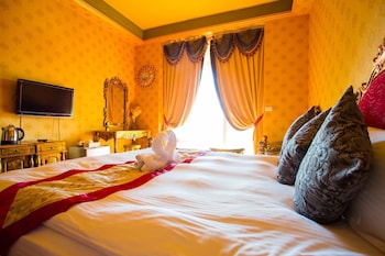 room-image