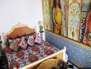 room-image